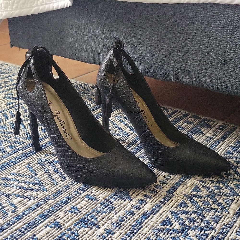 Sergio Zelcer Black Textured Heels